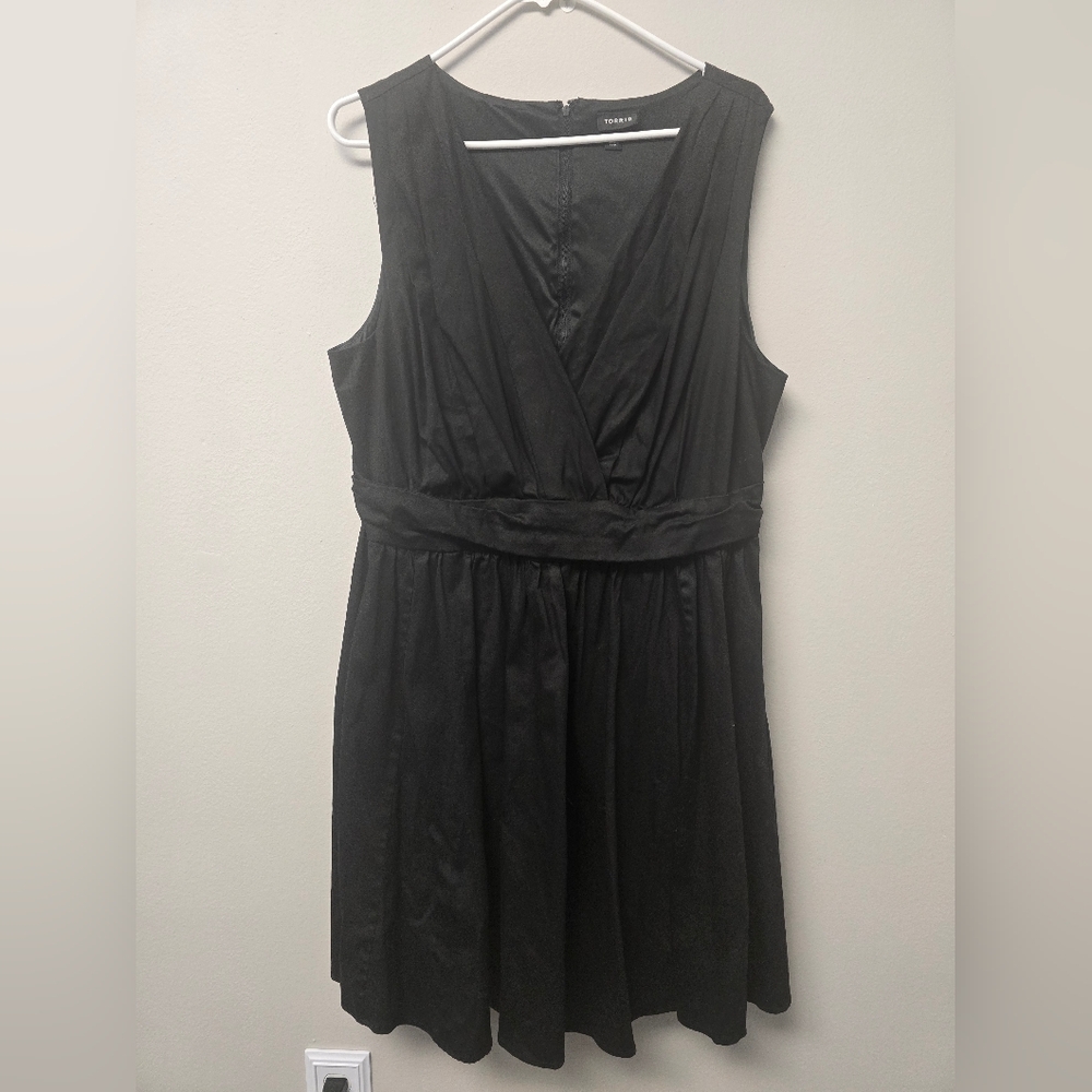 Torrid black pleated dress semi formal 16